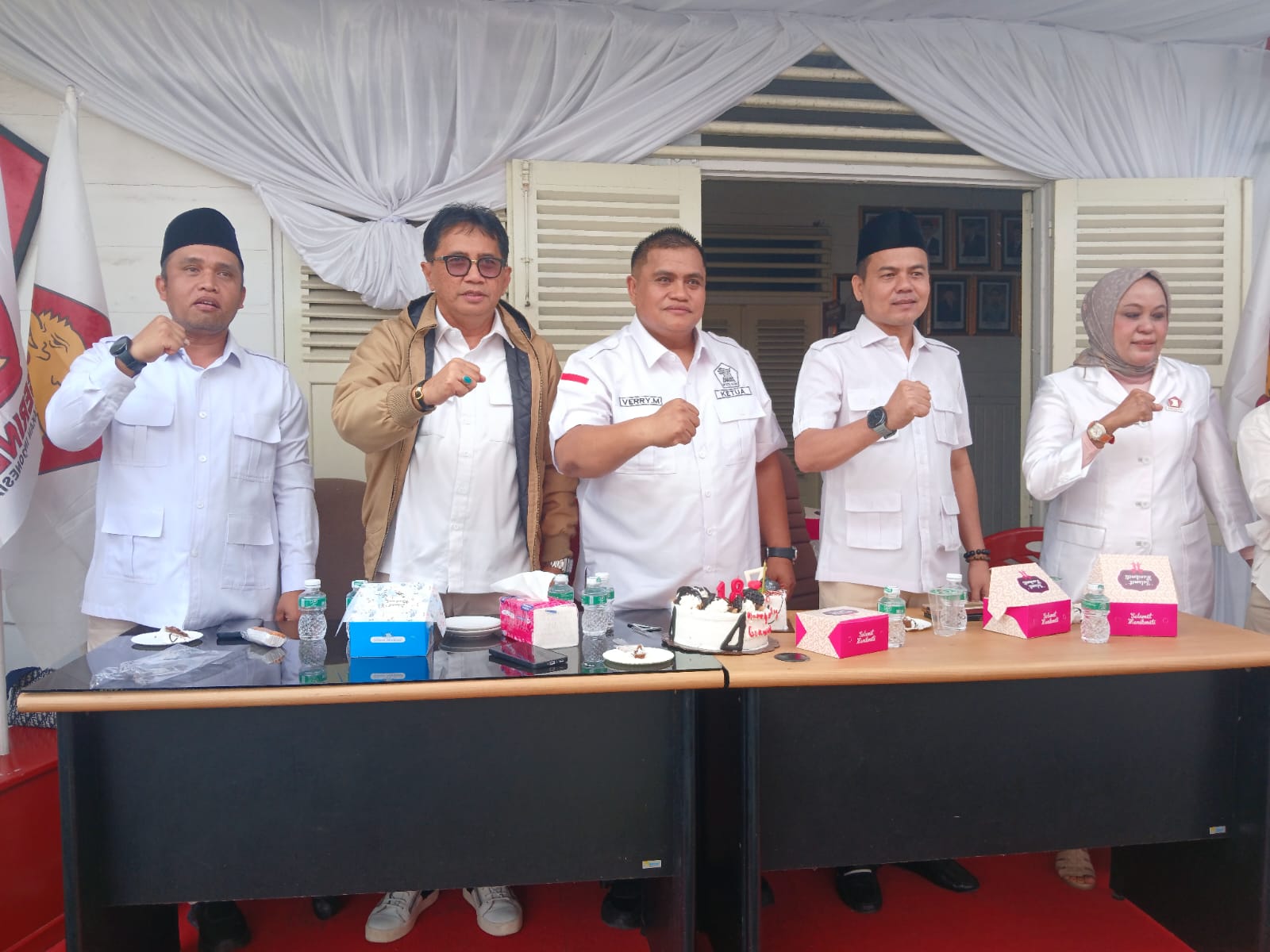 Perayaan HUT Gerindra ke-18 di DPC Gerindra Kota Padang (Foto: Suherman)